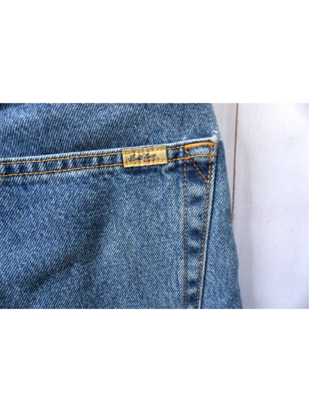 Levi's Women's Relaxed Fit Denim Mini Skirt - Size M - Picture 8 of 8